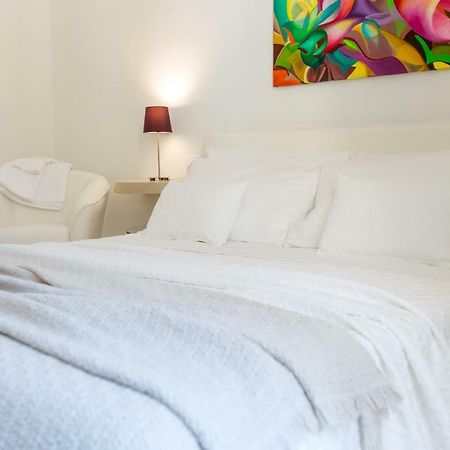 La Finestra Sul Convitto B&B Lecce Bagian luar foto