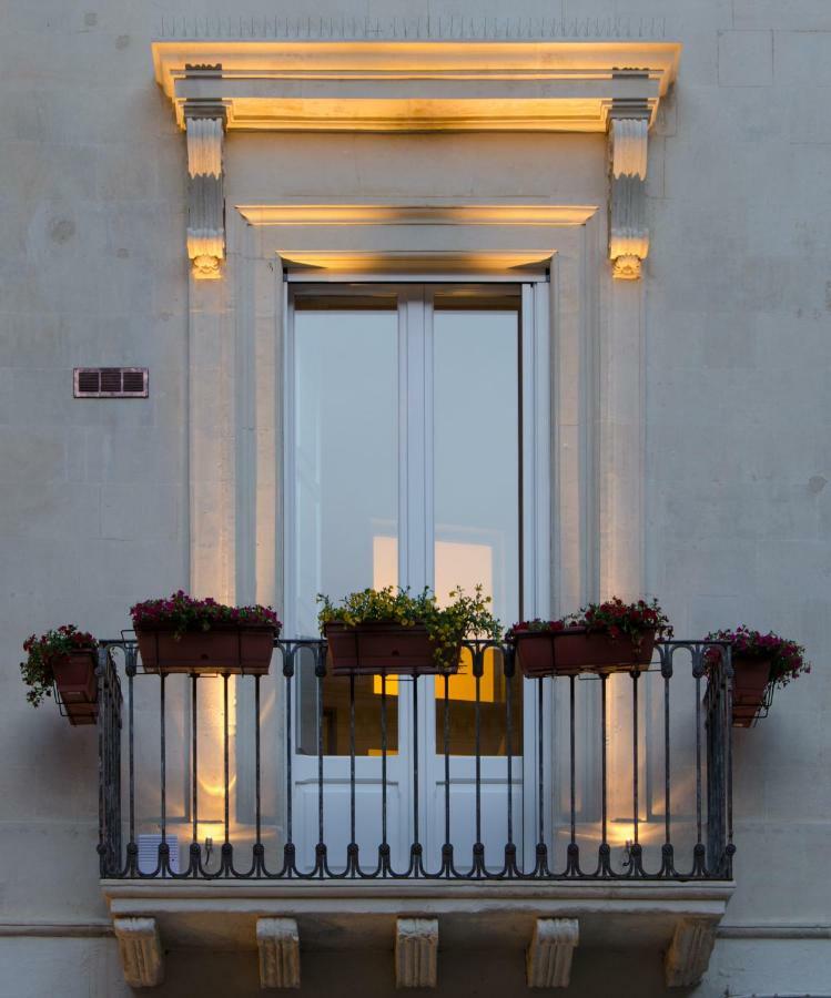 La Finestra Sul Convitto B&B Lecce Bagian luar foto