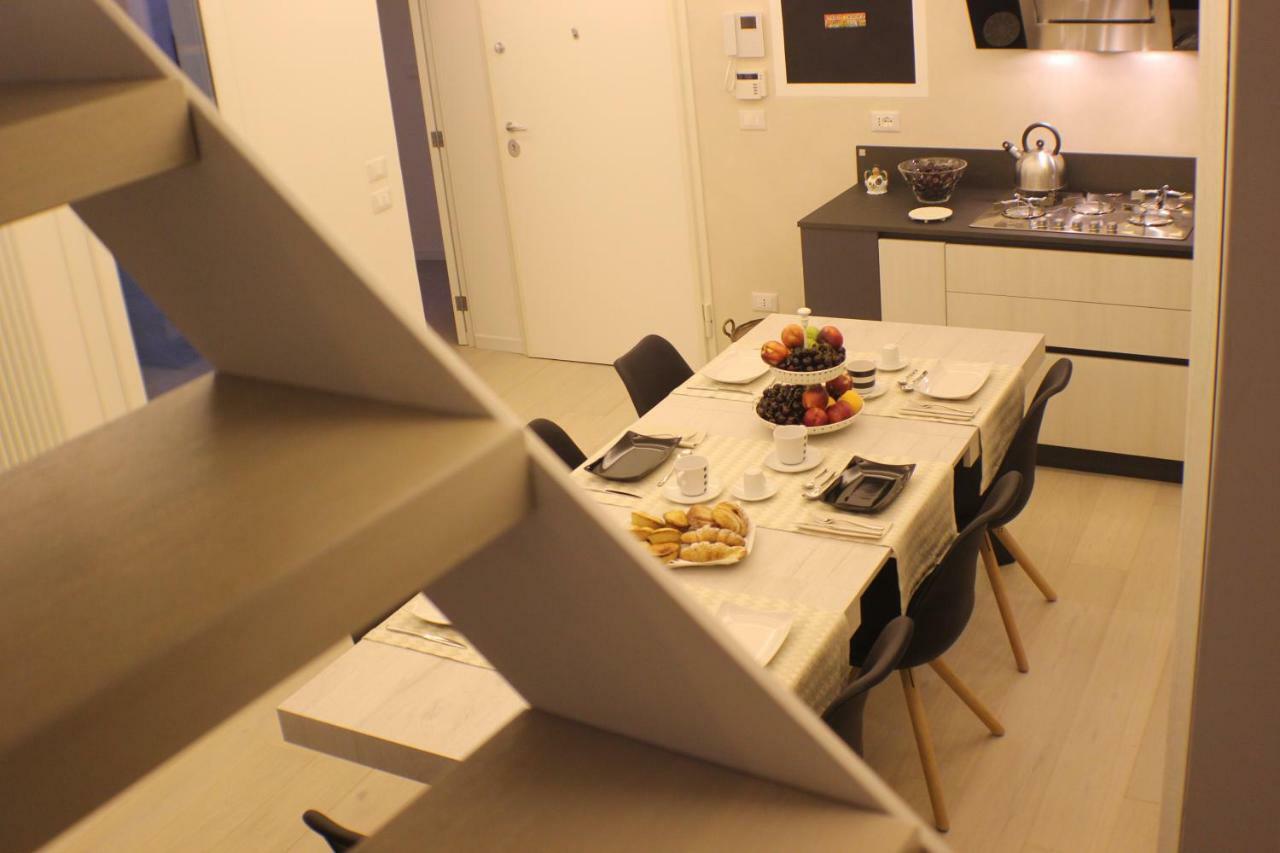 La Finestra Sul Convitto B&B Lecce Bagian luar foto