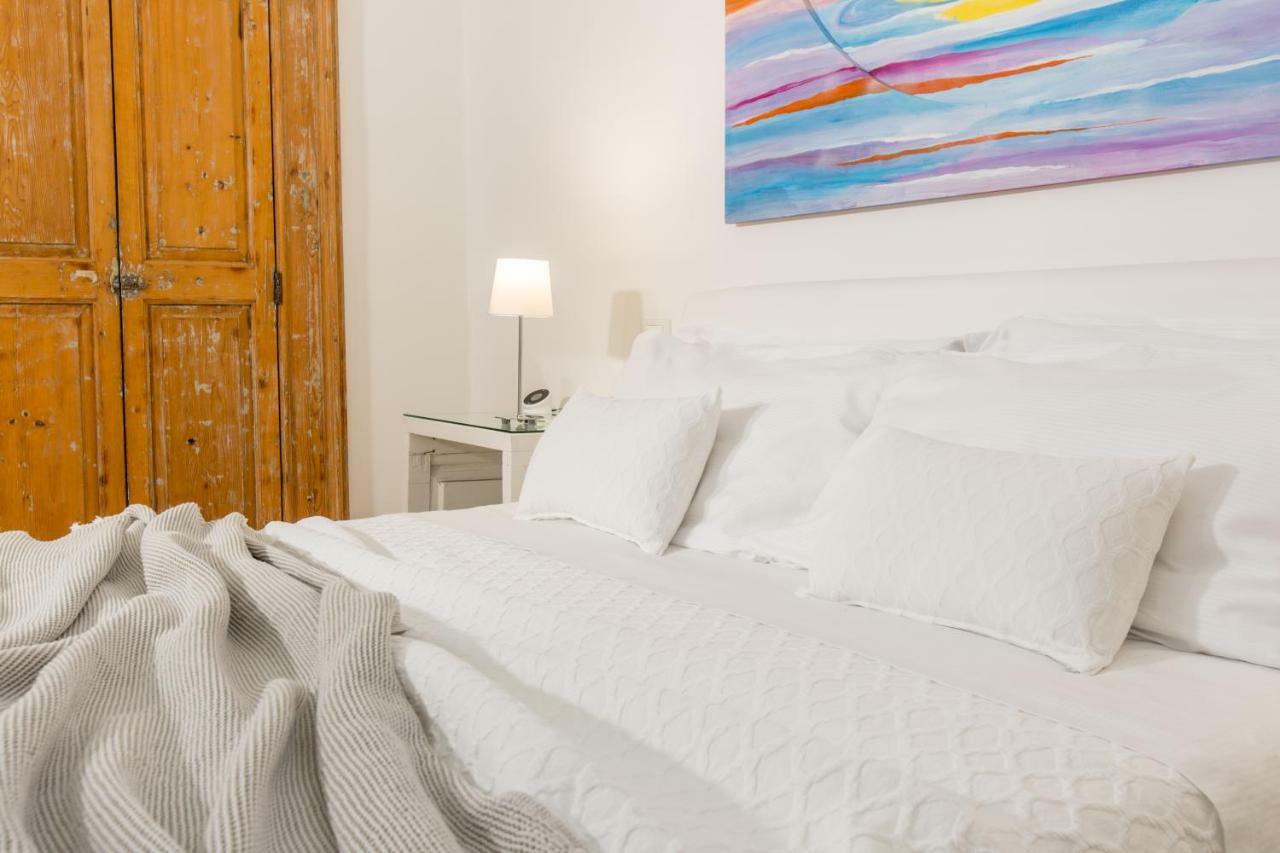 La Finestra Sul Convitto B&B Lecce Bagian luar foto