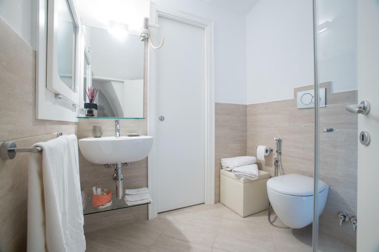 La Finestra Sul Convitto B&B Lecce Bagian luar foto