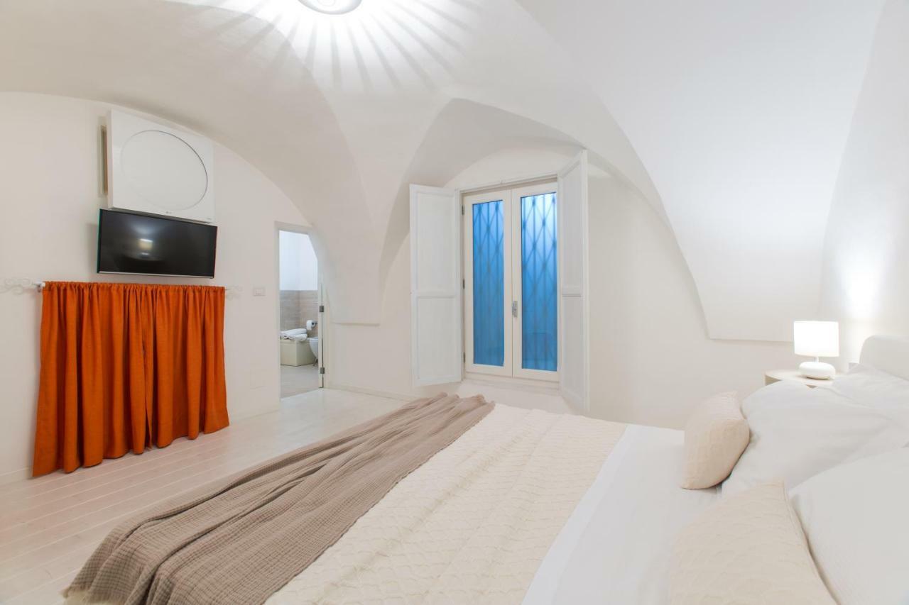 La Finestra Sul Convitto B&B Lecce Bagian luar foto